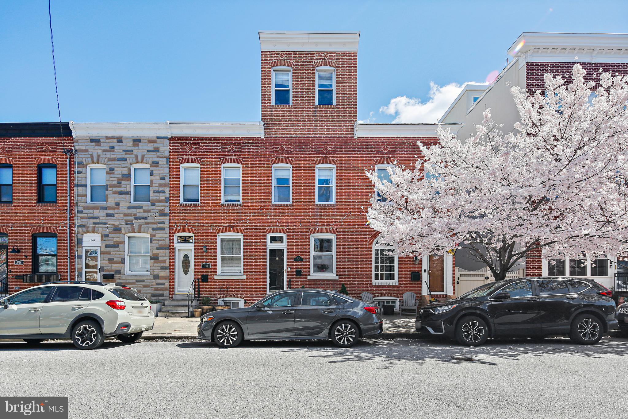 LOCUST POINT - Residential