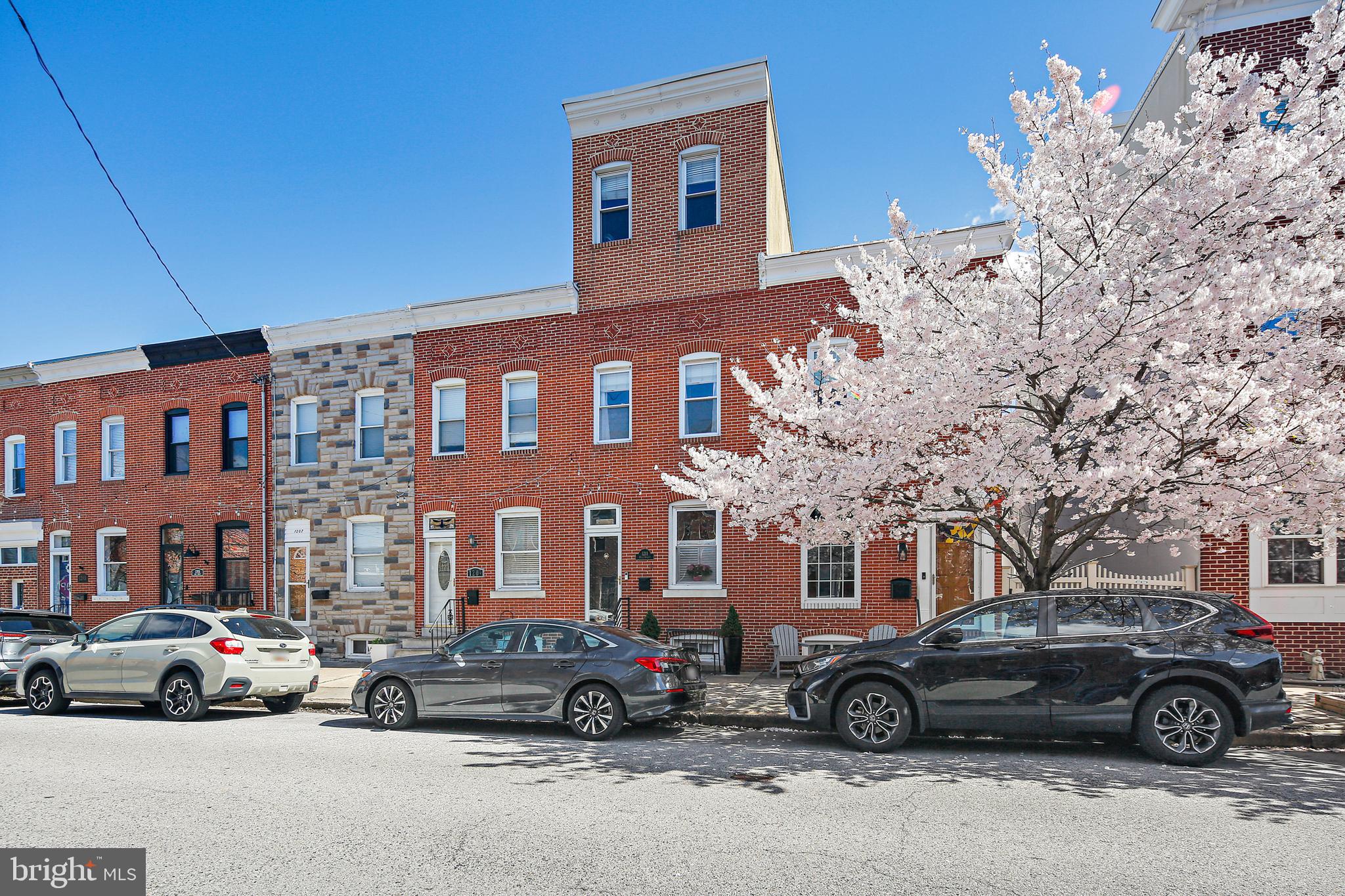 LOCUST POINT - Residential