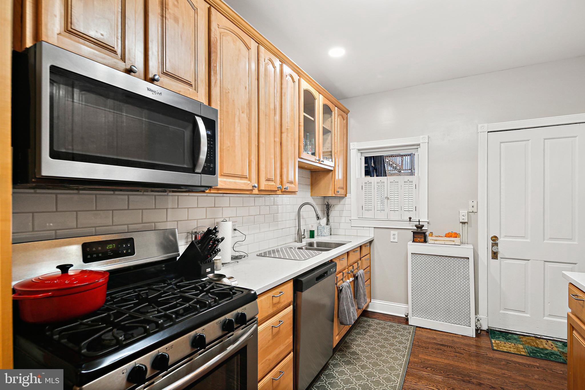 LOCUST POINT - Residential