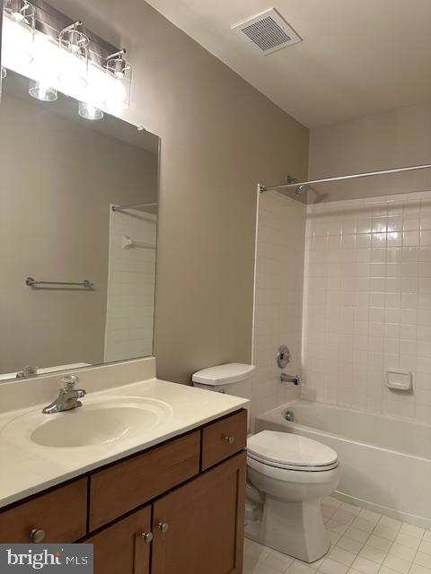 RESIDENCES AT LANSDOWNE - Residential Lease