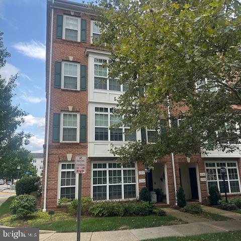 RESIDENCES AT LANSDOWNE - Residential Lease