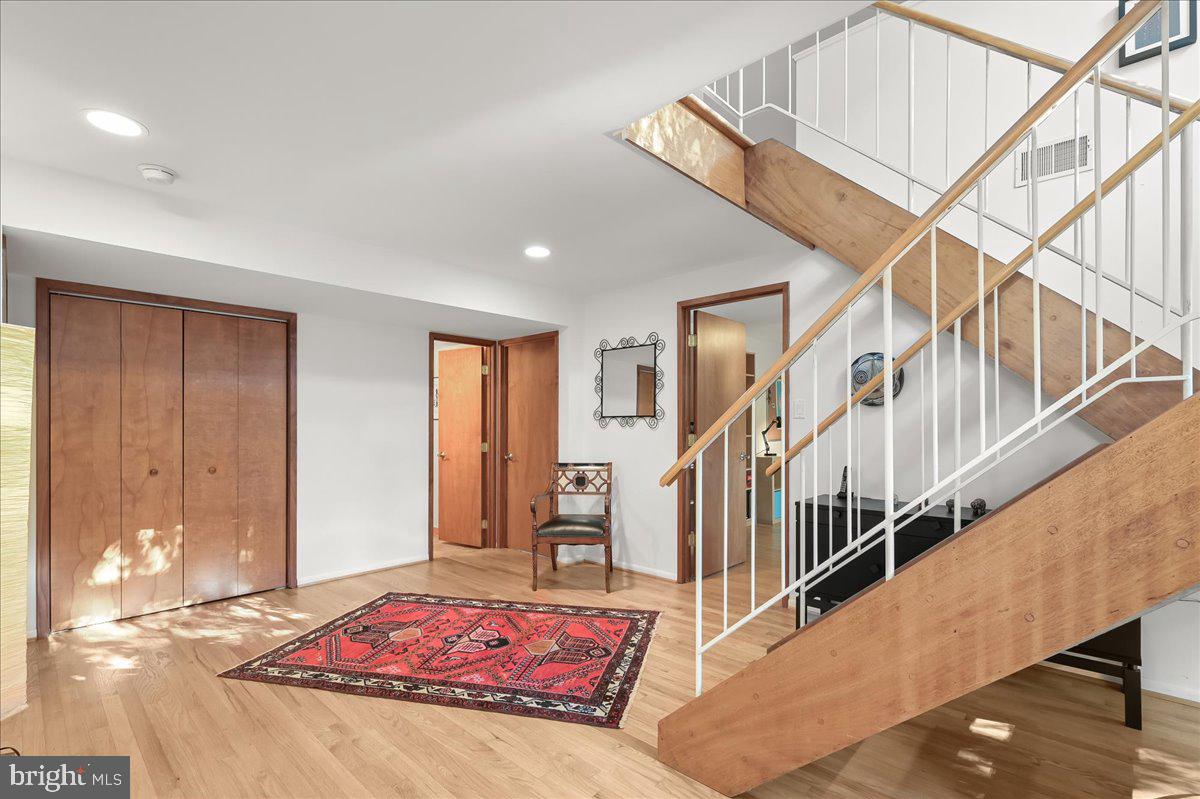 CARDEROCK SPRINGS - Residential