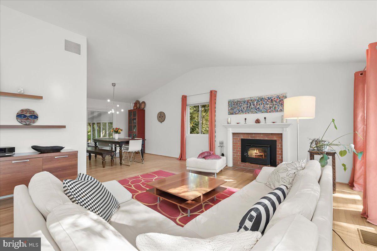 CARDEROCK SPRINGS - Residential