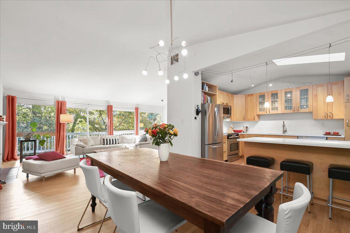 CARDEROCK SPRINGS - Residential