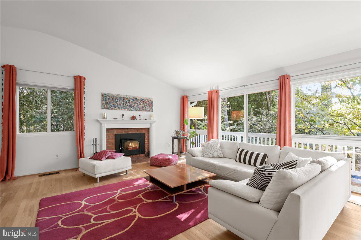 CARDEROCK SPRINGS - Residential