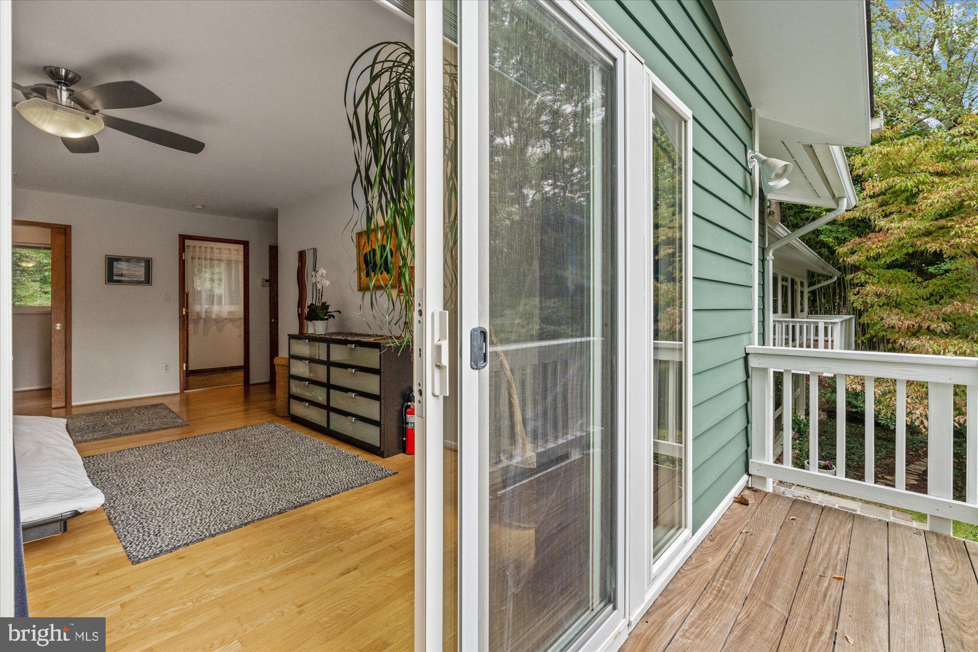 CARDEROCK SPRINGS - Residential