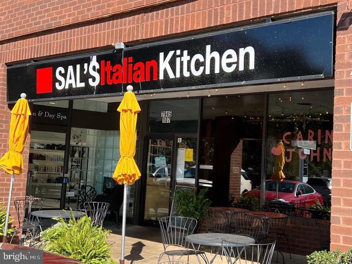 CARDEROCK SPRINGS - Residential