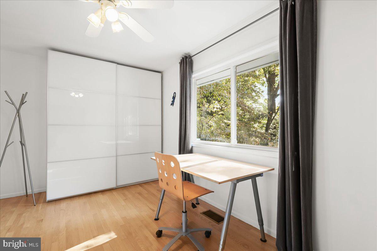 CARDEROCK SPRINGS - Residential