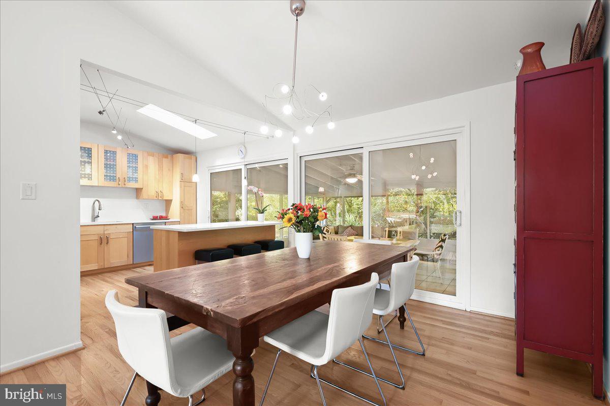 CARDEROCK SPRINGS - Residential