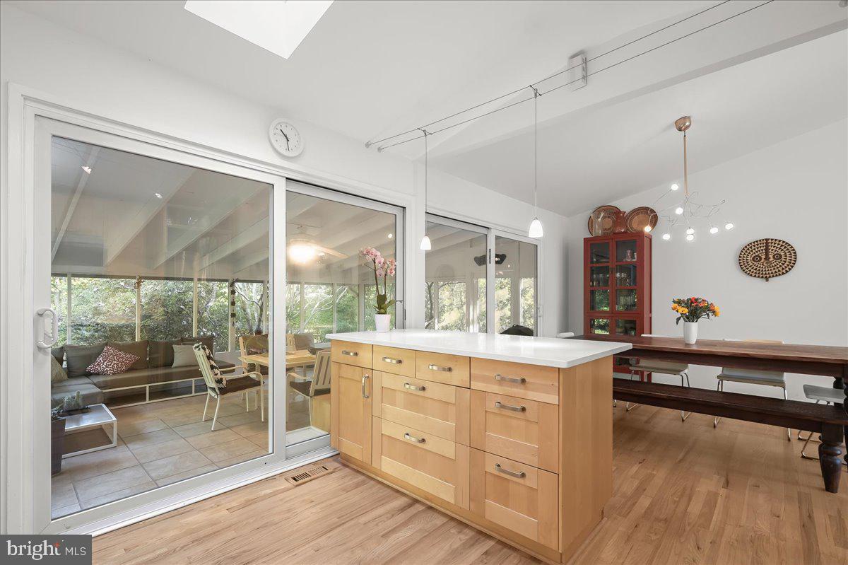 CARDEROCK SPRINGS - Residential