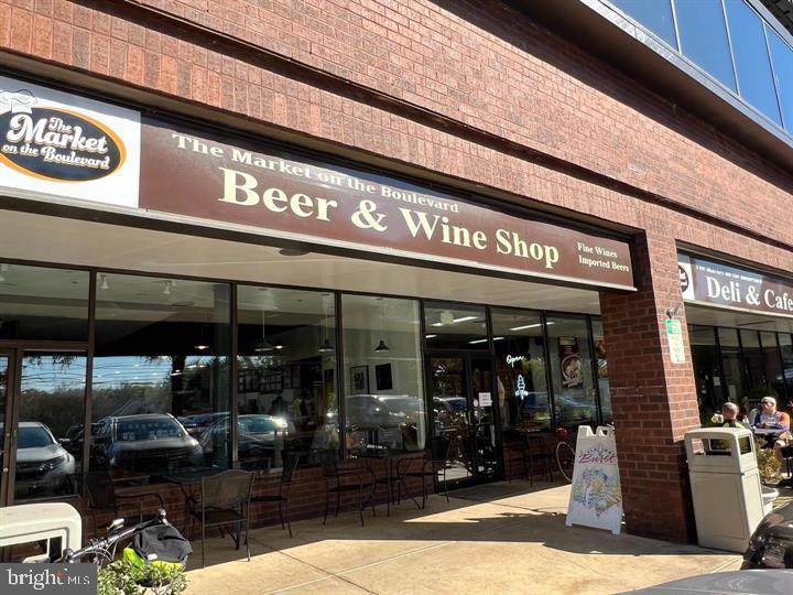 CARDEROCK SPRINGS - Residential