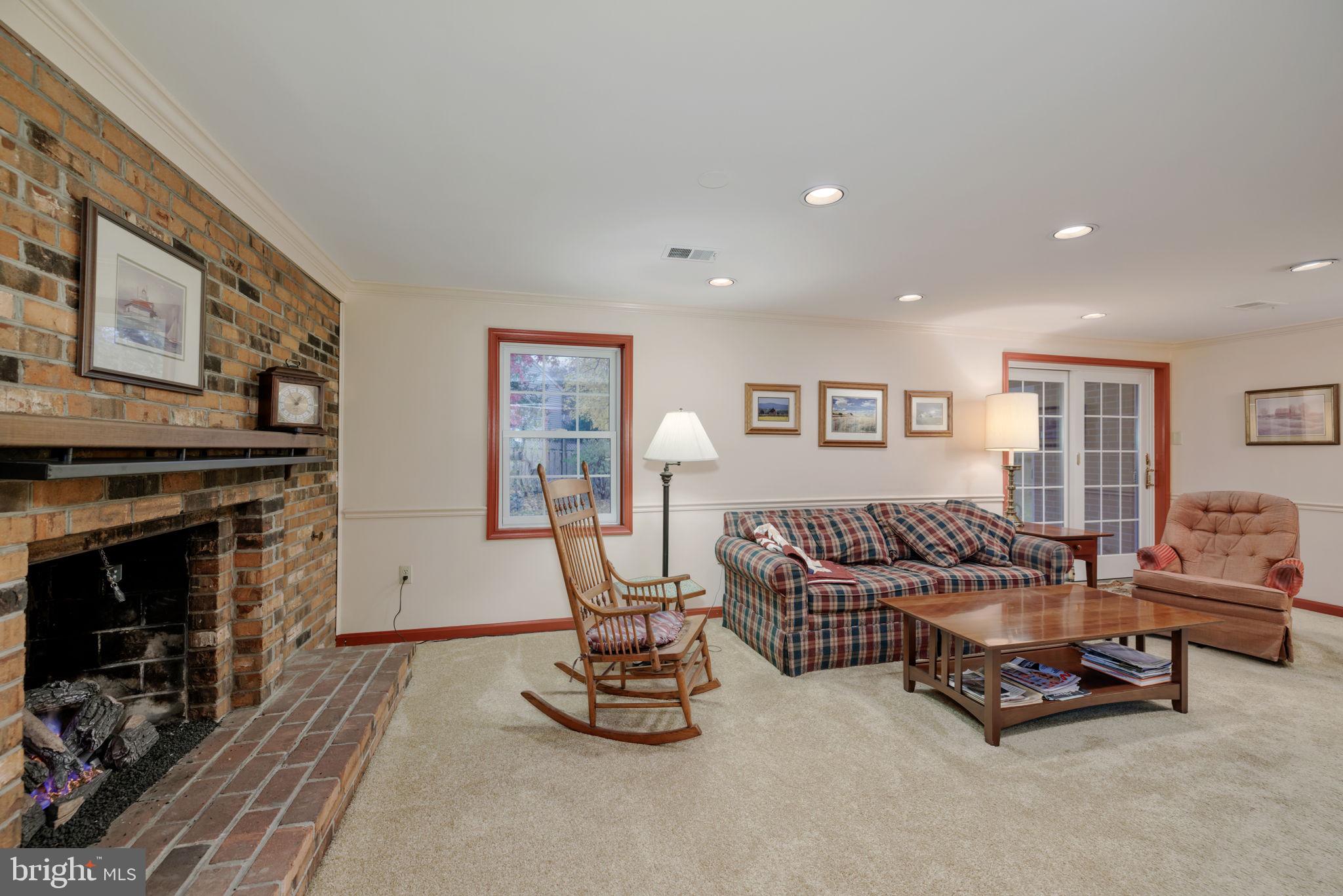 STONEYBROOKE - Residential