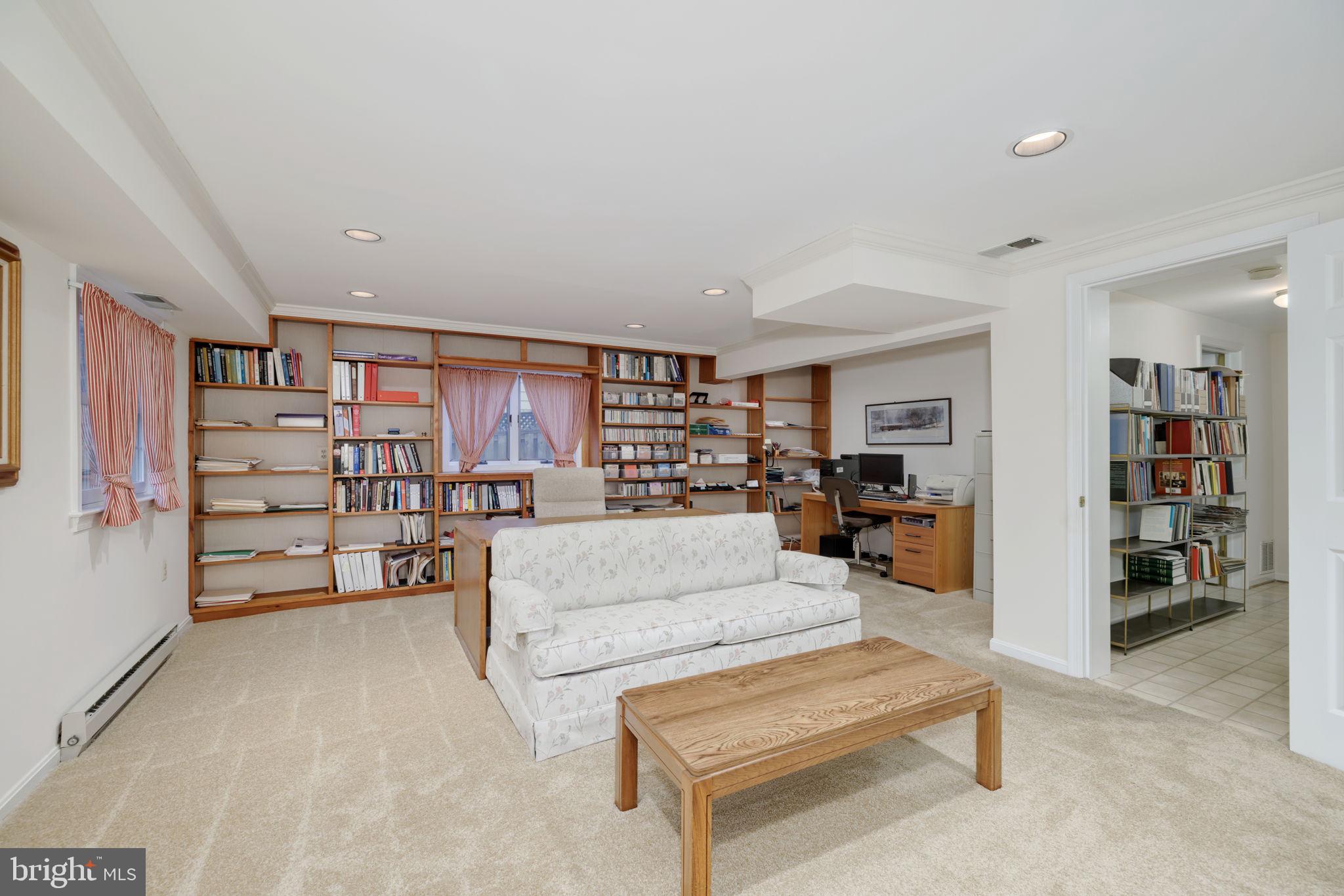 STONEYBROOKE - Residential