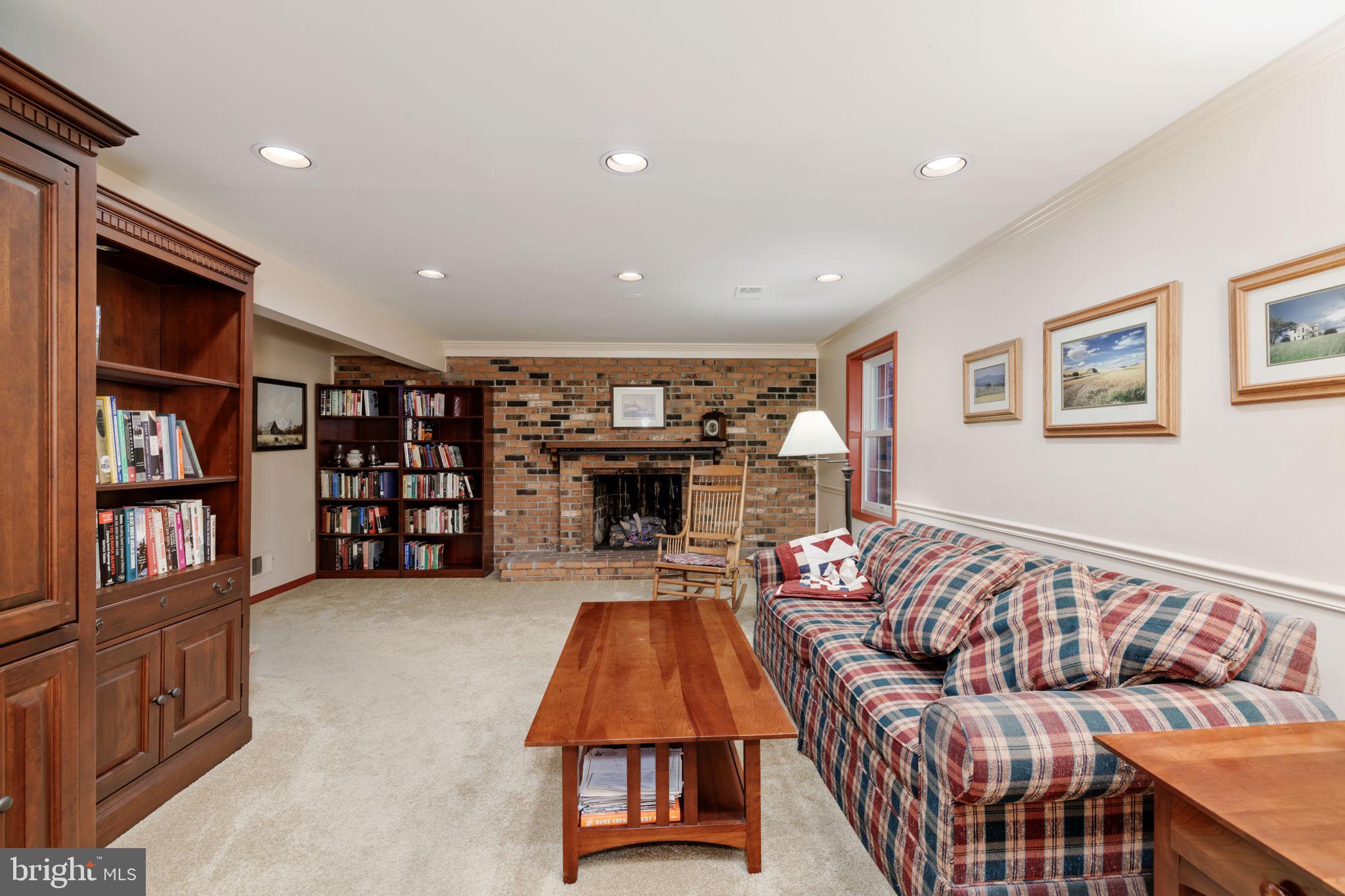 STONEYBROOKE - Residential