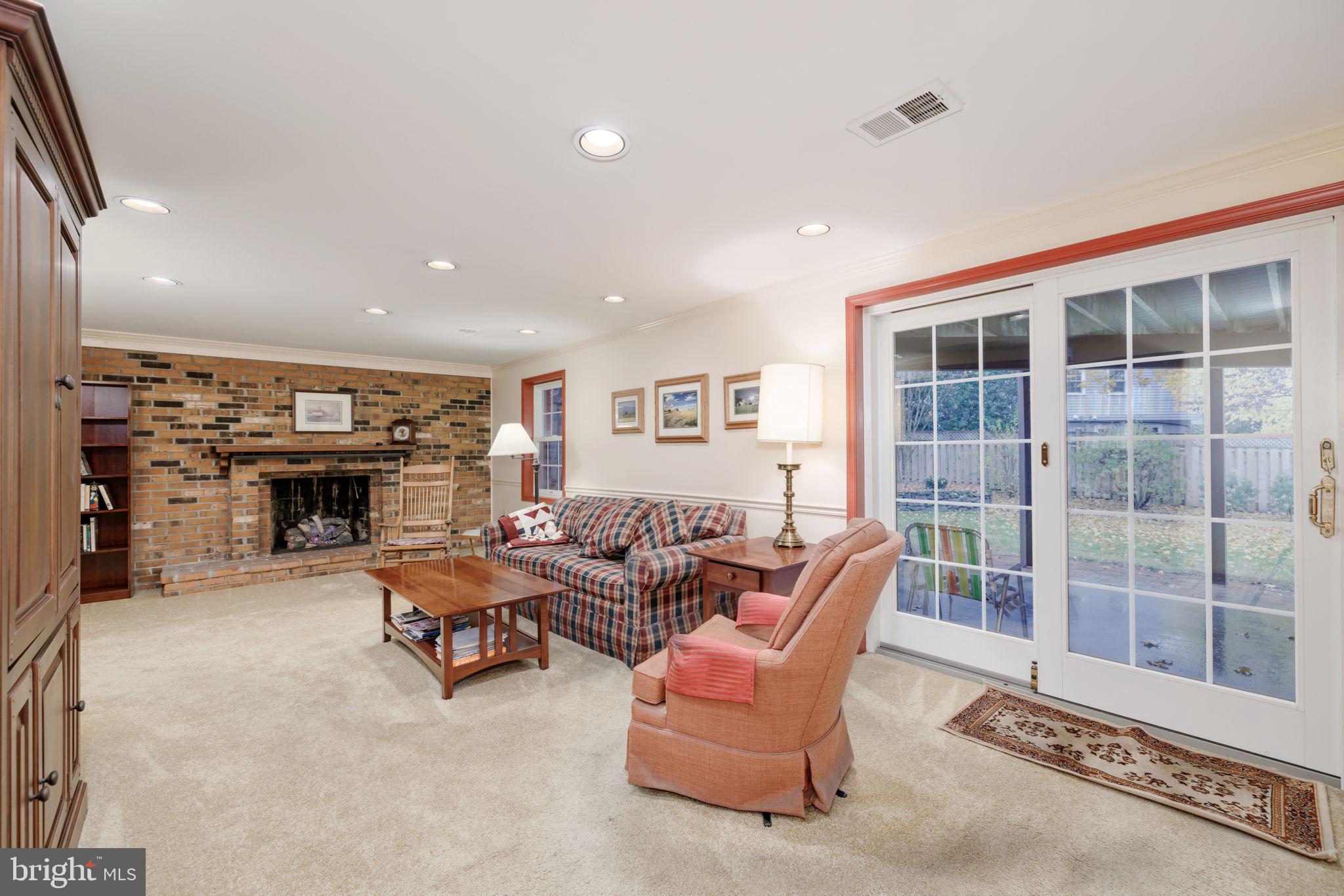 STONEYBROOKE - Residential