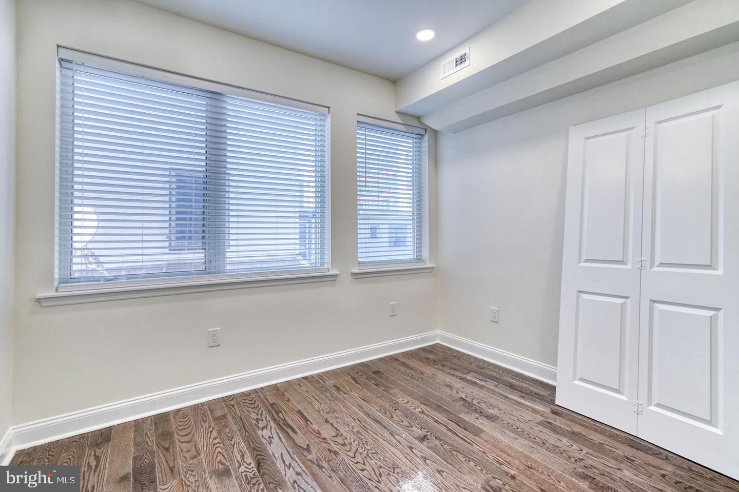 PASSYUNK SQUARE - Residential