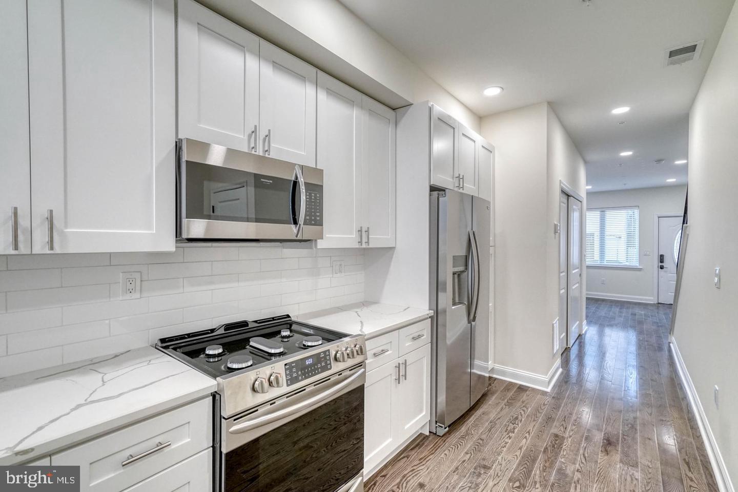 PASSYUNK SQUARE - Residential