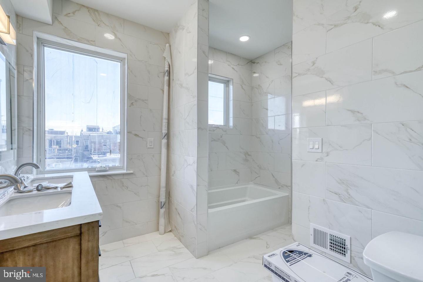 PASSYUNK SQUARE - Residential