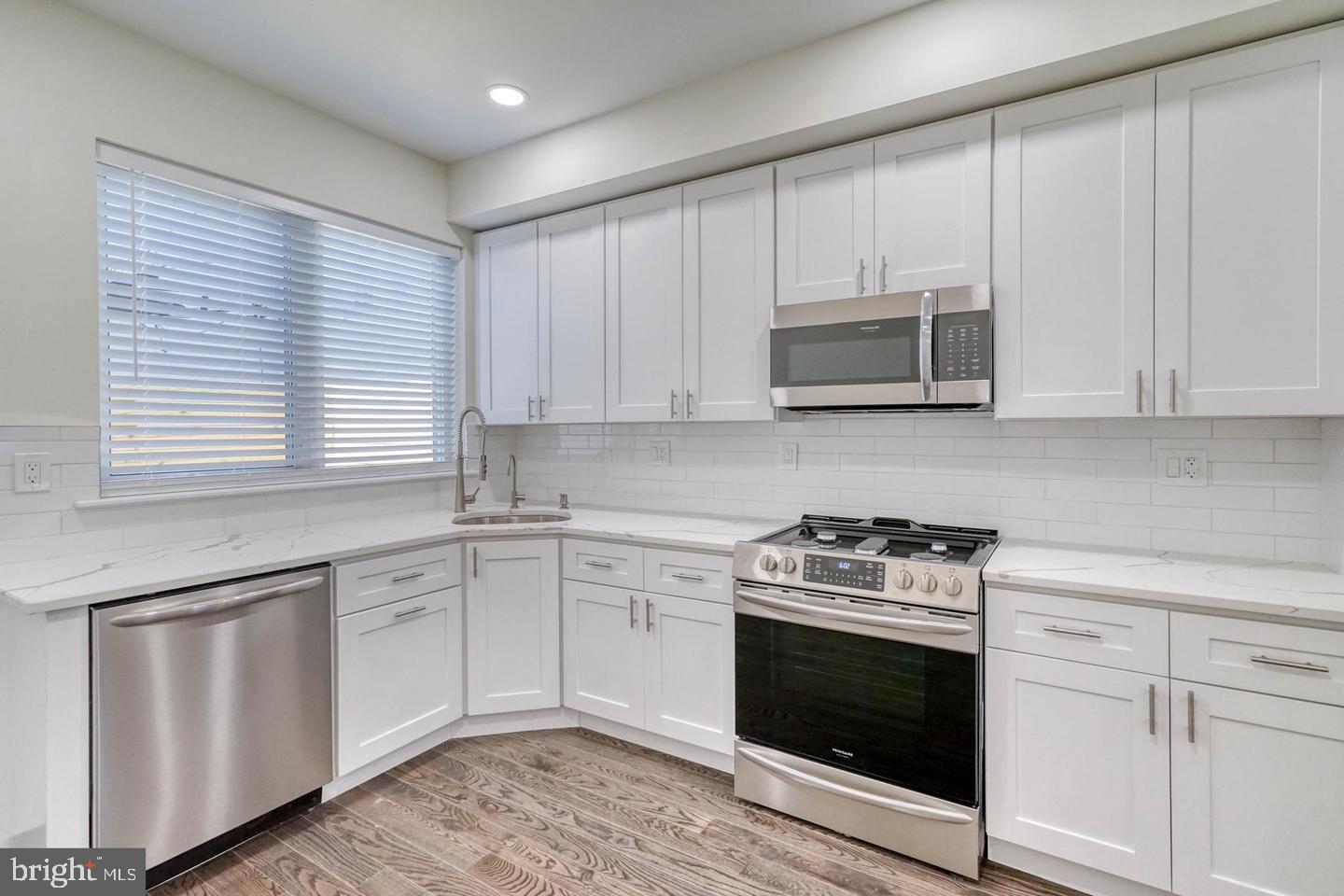 PASSYUNK SQUARE - Residential