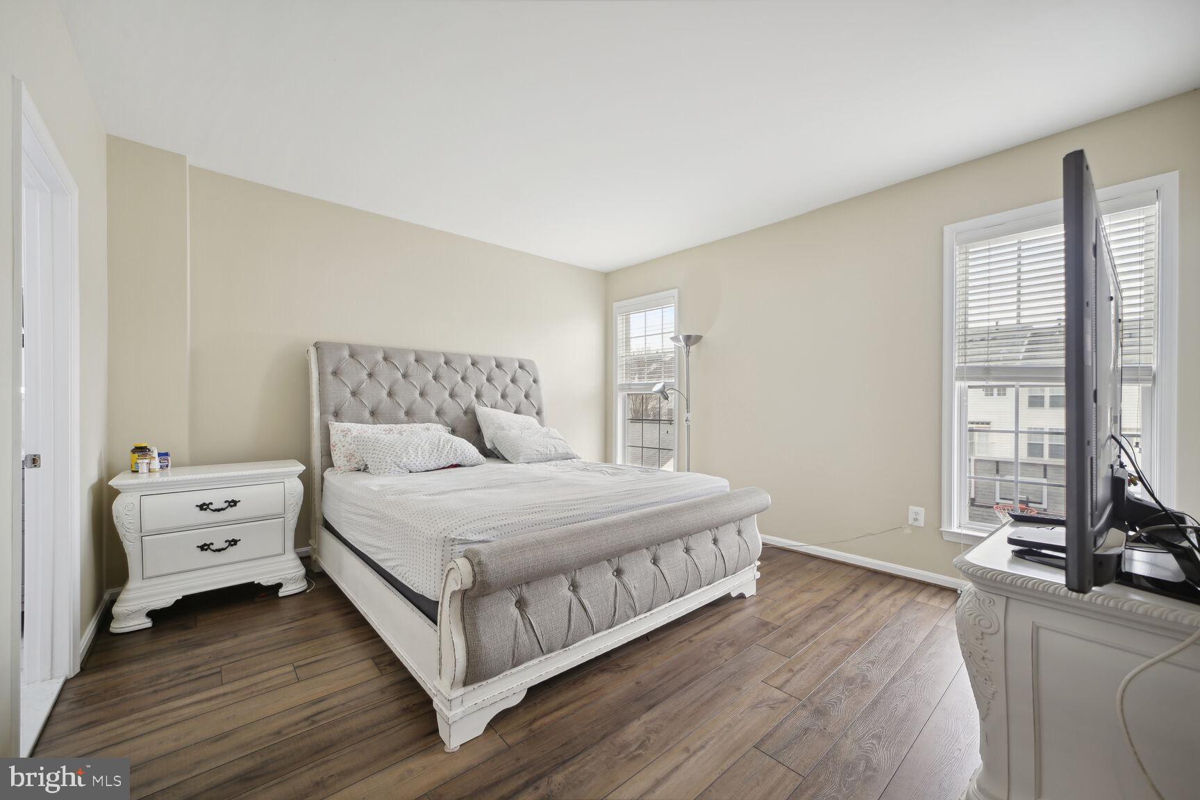 PORT POTOMAC - Residential