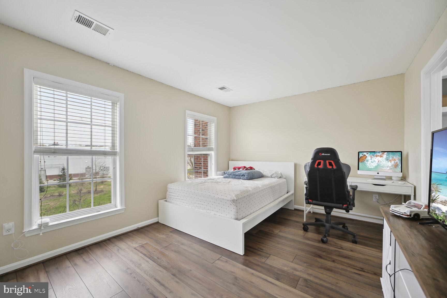 PORT POTOMAC - Residential