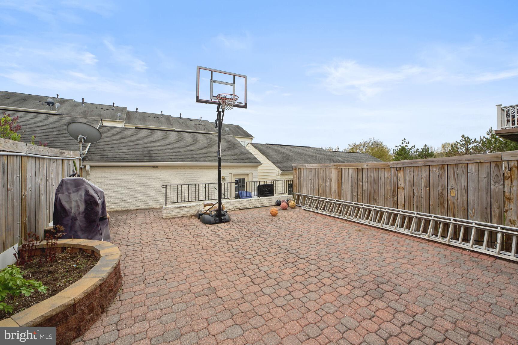 PORT POTOMAC - Residential