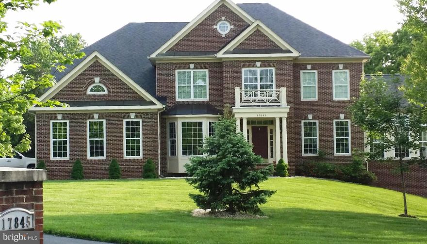 Private cul-de-sac 4Br/3.5Ba SFH on park-like lot backing to Audubon Soc property. Only 3 mins to Leesburg! Hardwds main lvl. Gourmet granite kitchen leads to deck & GR w/wall of windows framing private yard. Formal DR flows to gorgeous conservancy rm. MBR suite w/sitting rm, his/hers W-I-Cs & lux MBA. Princess suite & 2 BRs w/Jack & Jill BA. W/O LL. 3-car grg. Next to Shenstone but $100,000+ less