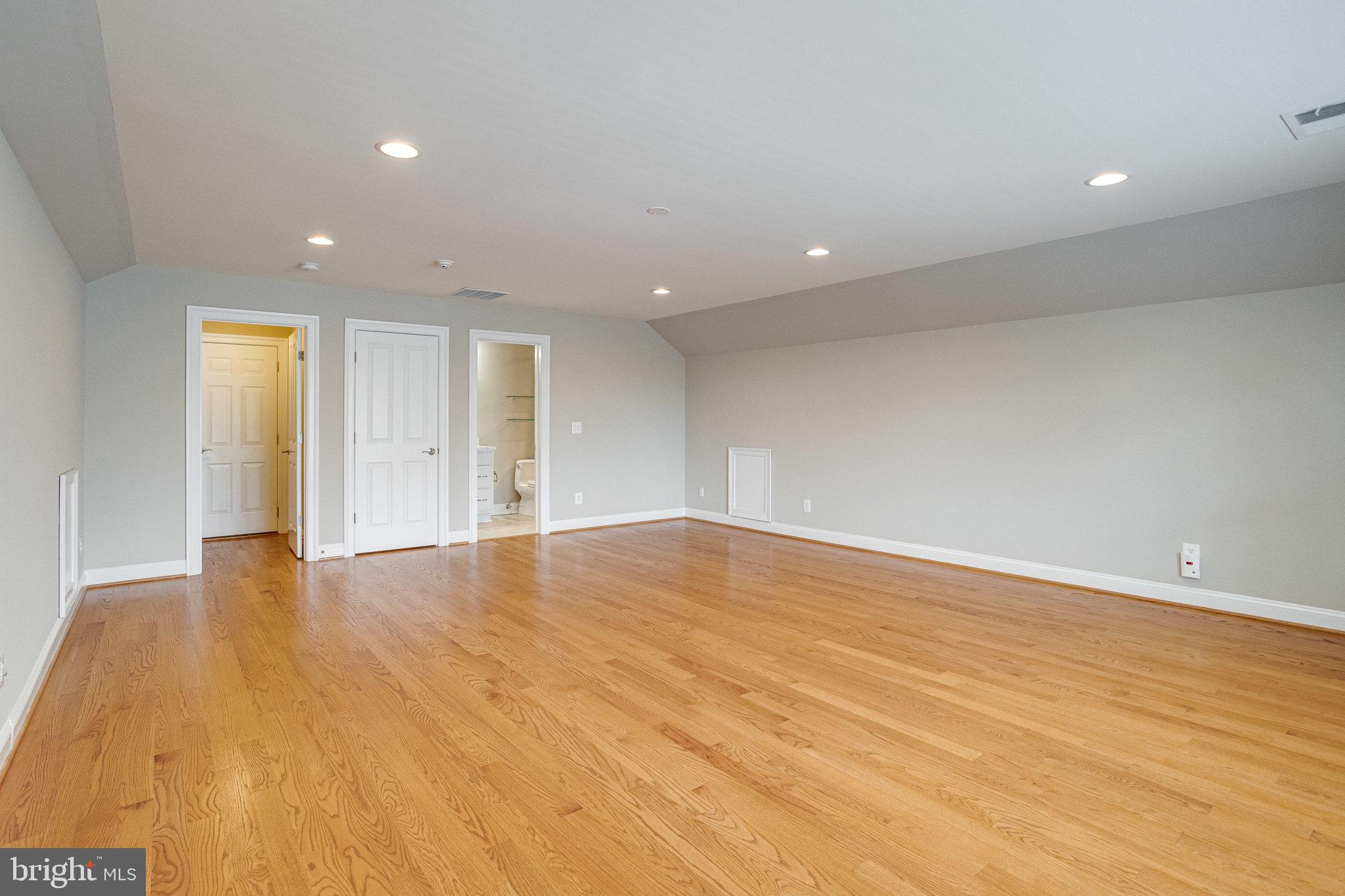 OLD DOMINION GARDENS - Residential