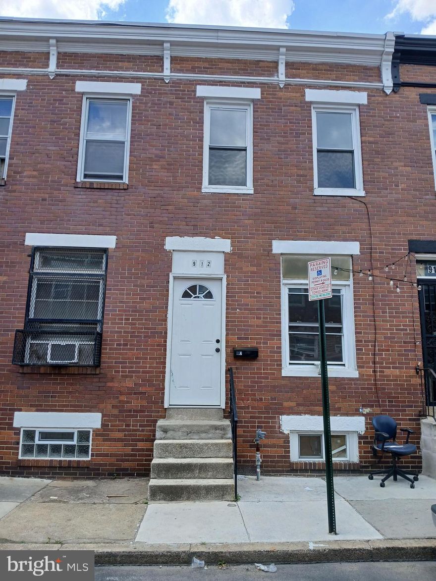 Well-maintained townhouse for your rental portfolio or first-time home buyer.
Property sold as is.
