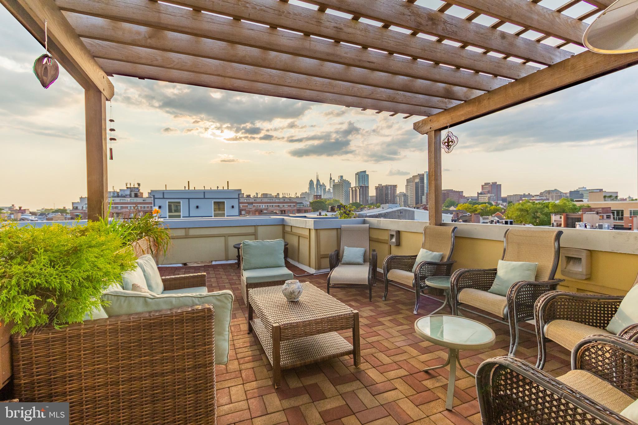 SOCIETY HILL - Residential