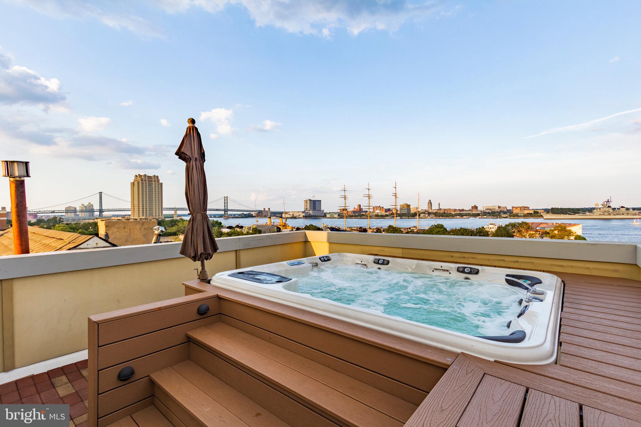 SOCIETY HILL - Residential