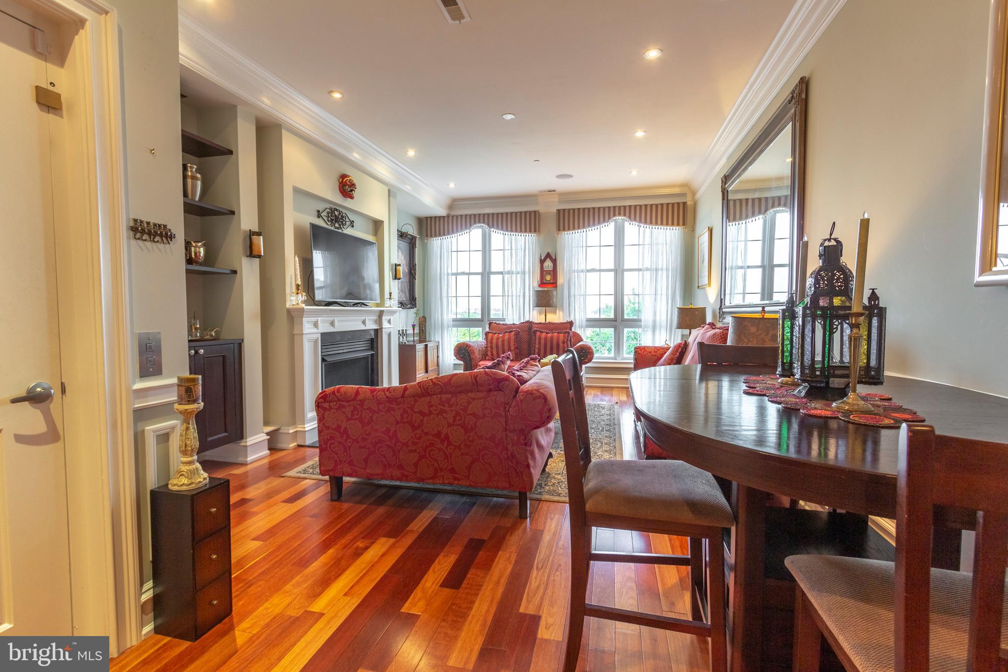 SOCIETY HILL - Residential