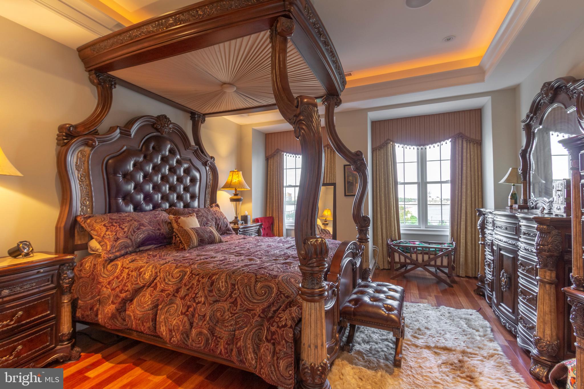 SOCIETY HILL - Residential