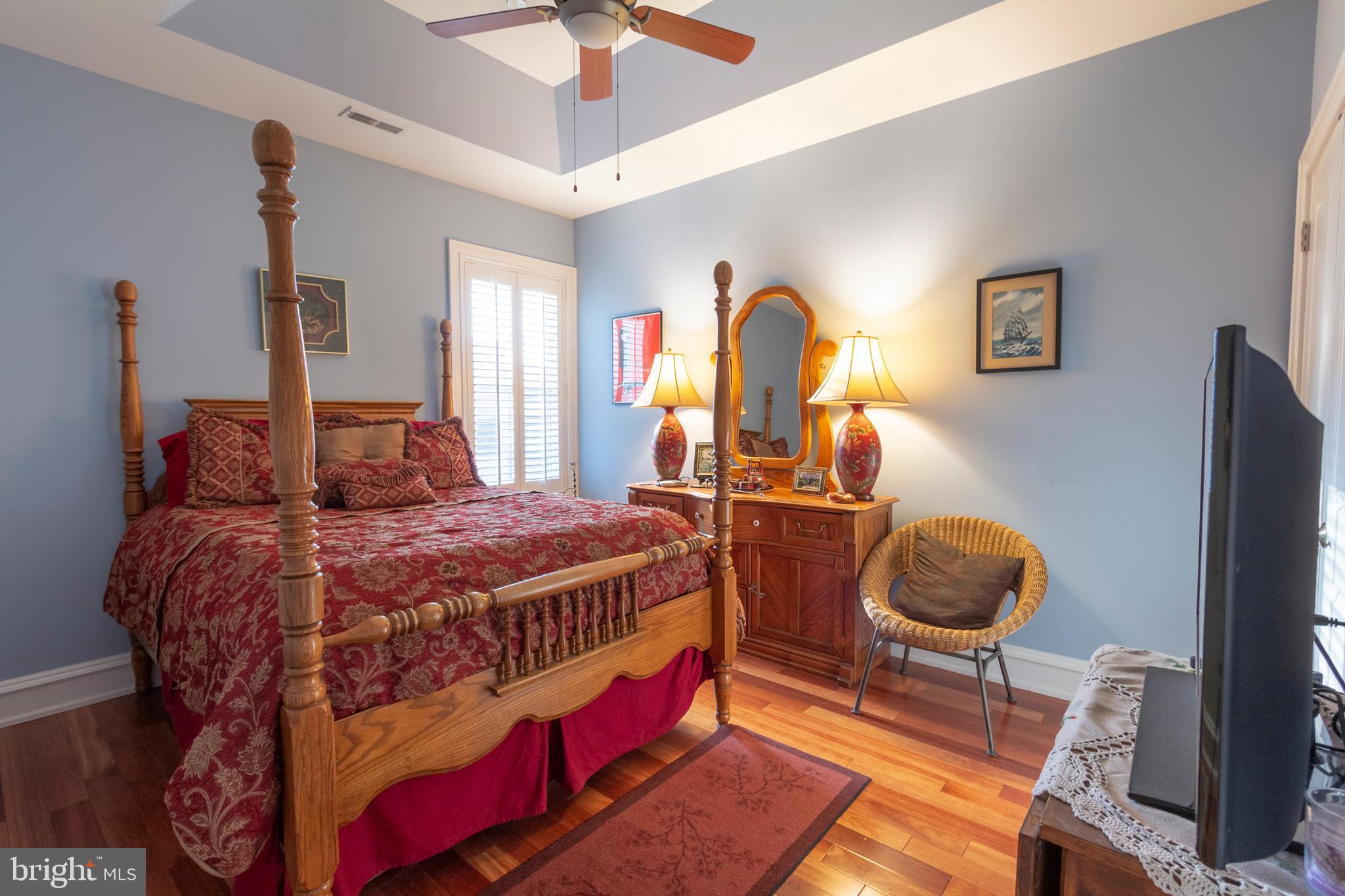 SOCIETY HILL - Residential