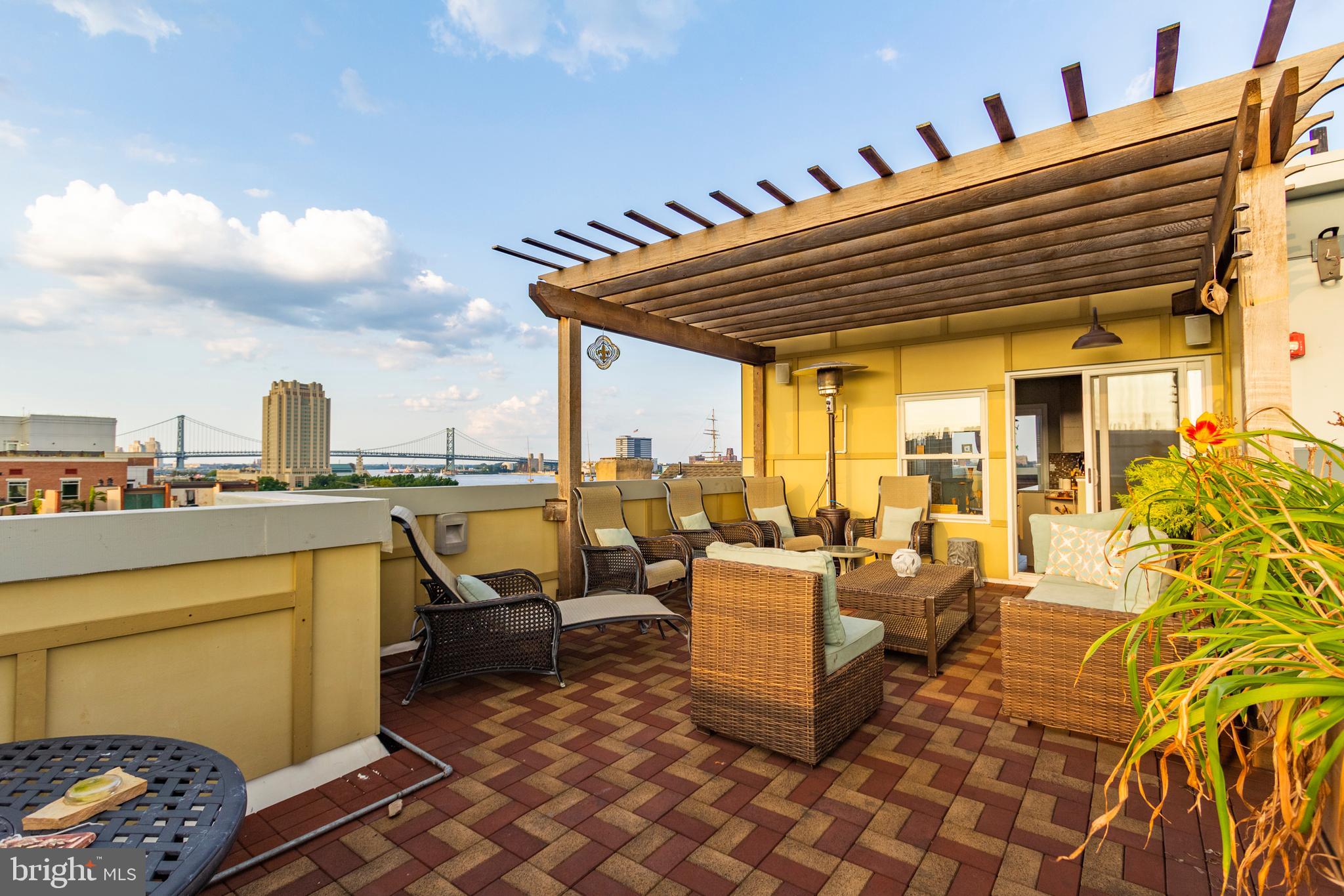 SOCIETY HILL - Residential