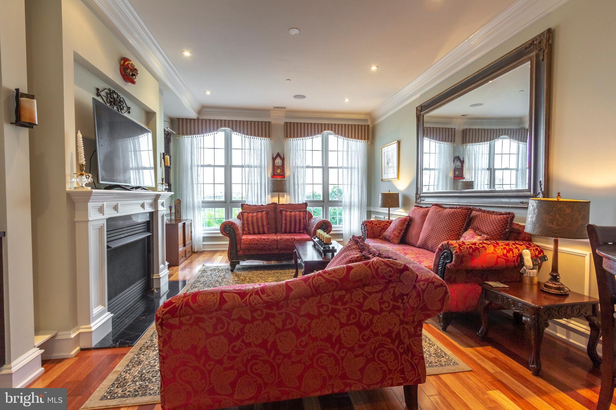 SOCIETY HILL - Residential