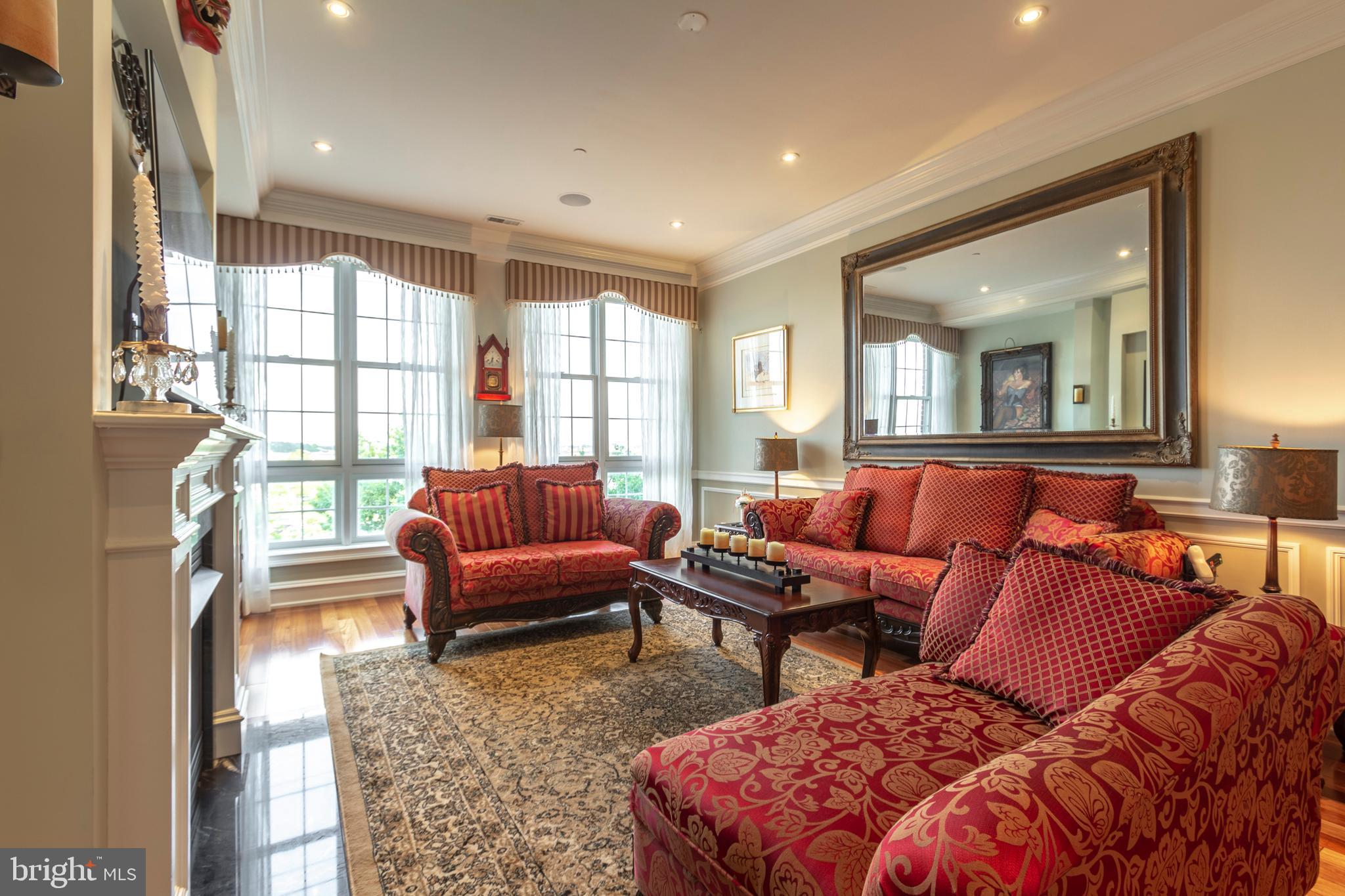 SOCIETY HILL - Residential