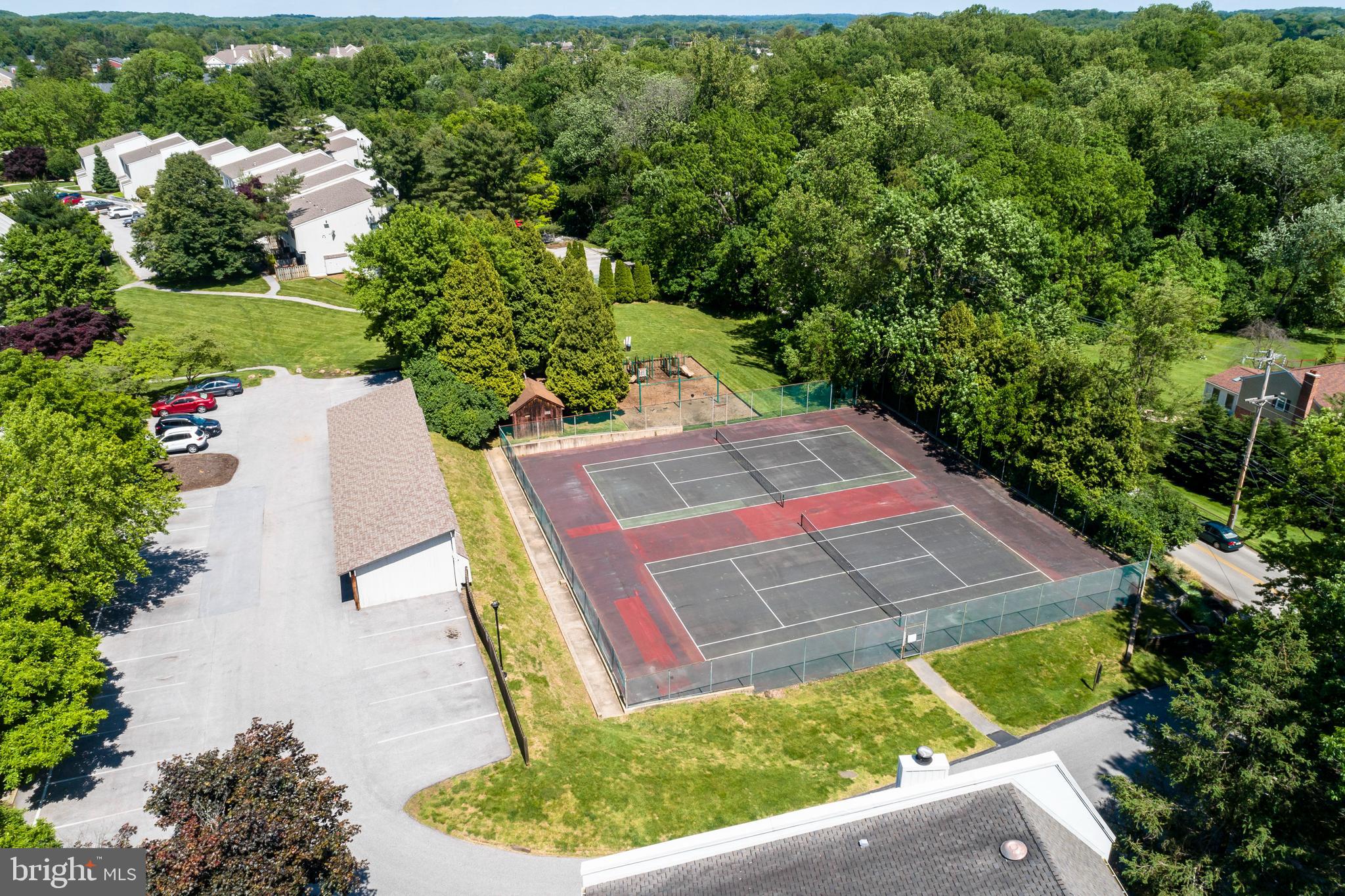 SUMMIT HOUSE - Residential