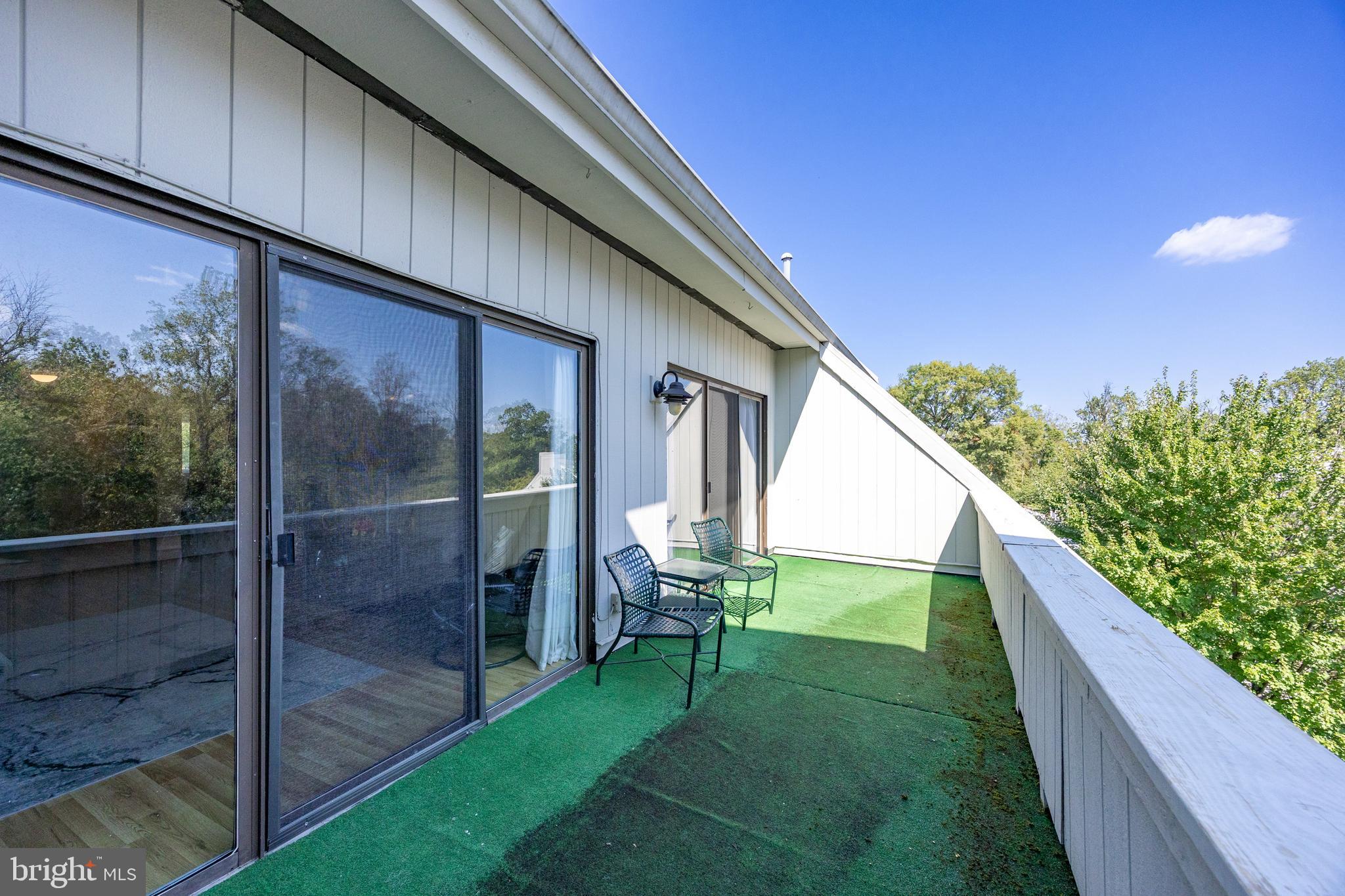 SUMMIT HOUSE - Residential