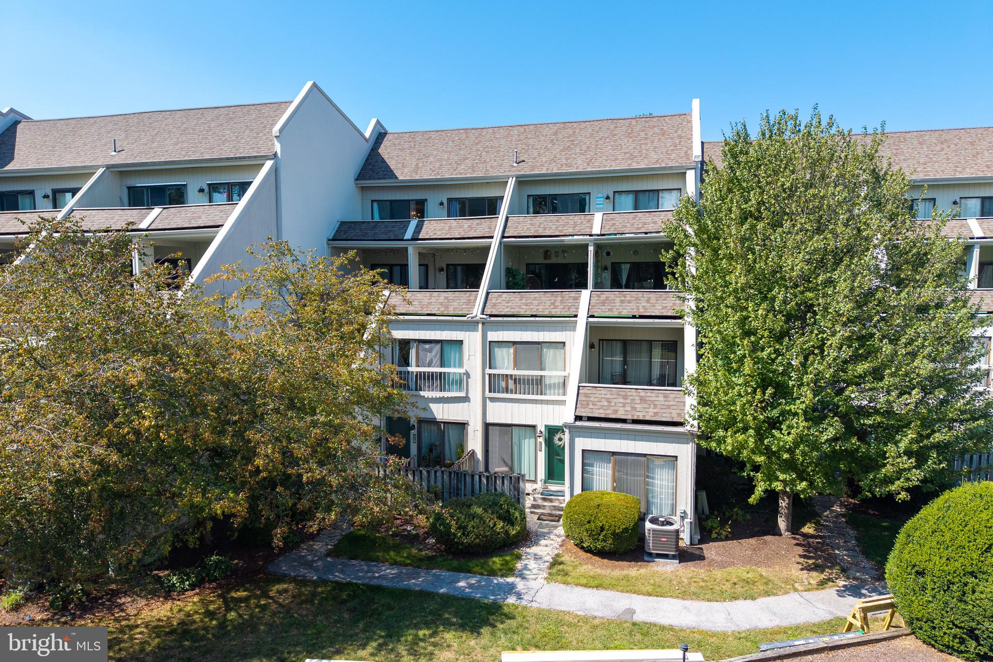 SUMMIT HOUSE - Residential