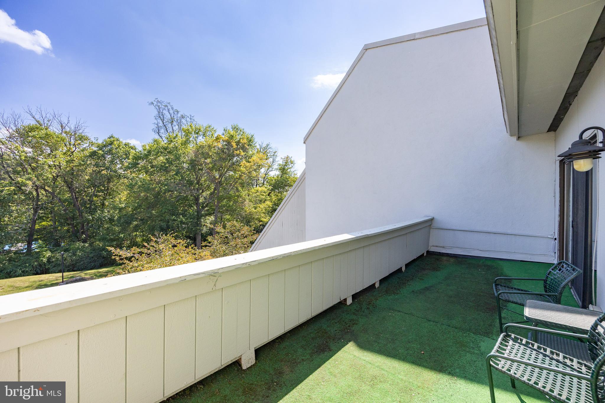 SUMMIT HOUSE - Residential