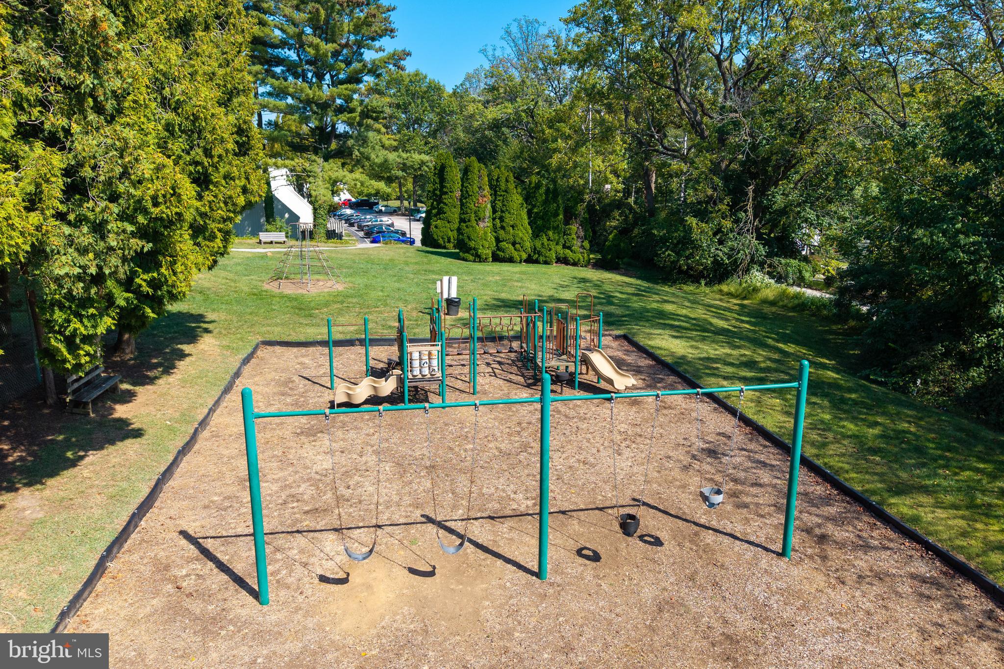 SUMMIT HOUSE - Residential