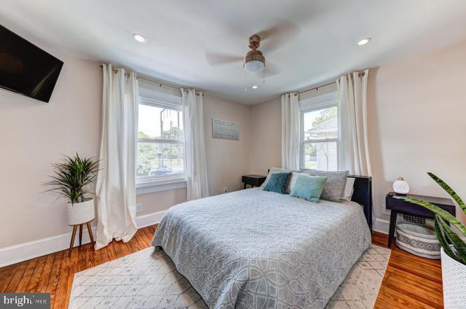 312 W GLENSIDE AVENUE