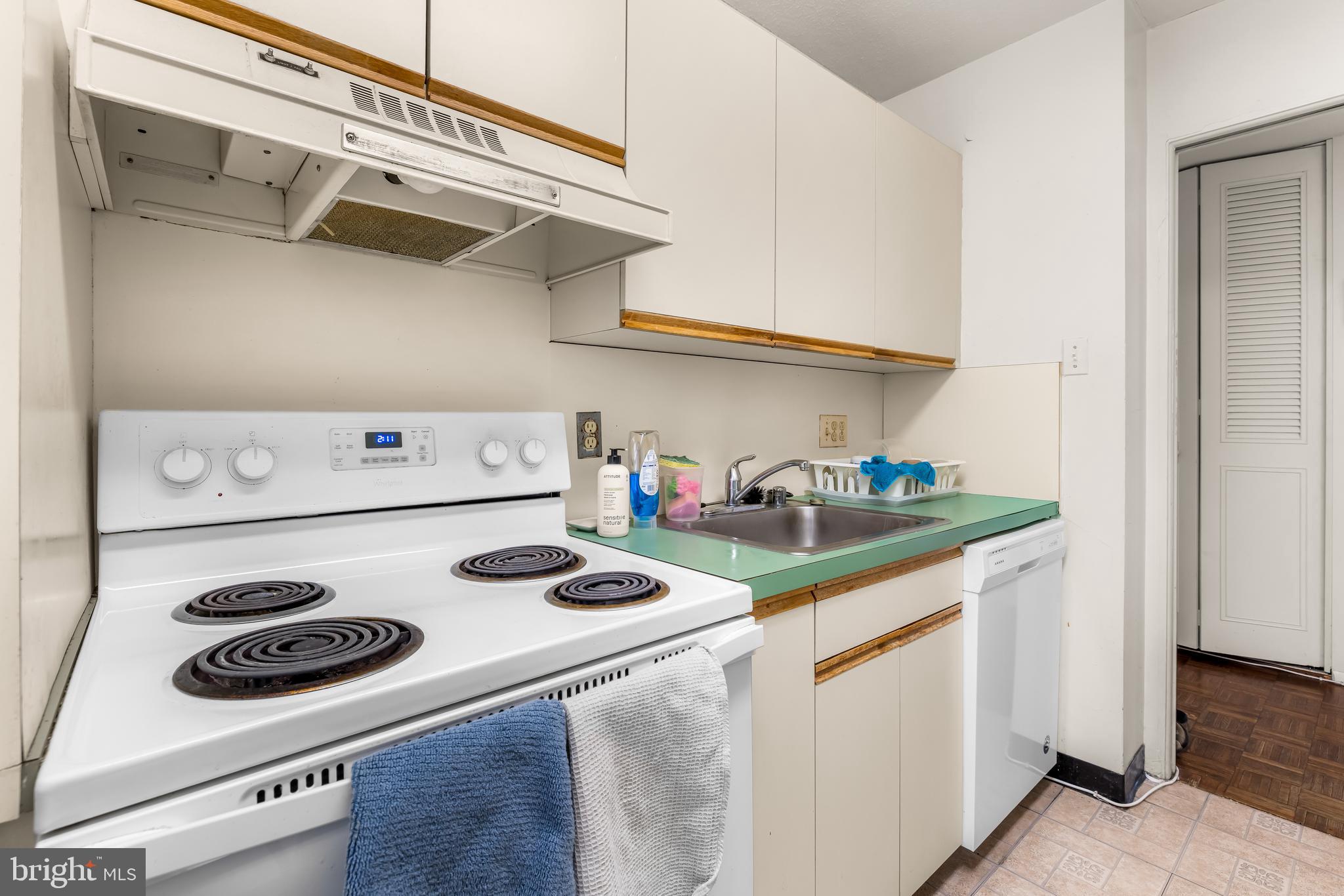 CHARLES VILLAGE - Residential