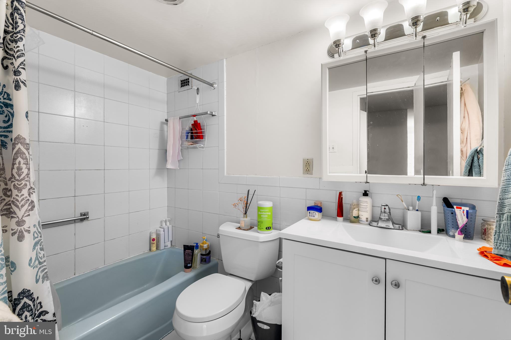 CHARLES VILLAGE - Residential