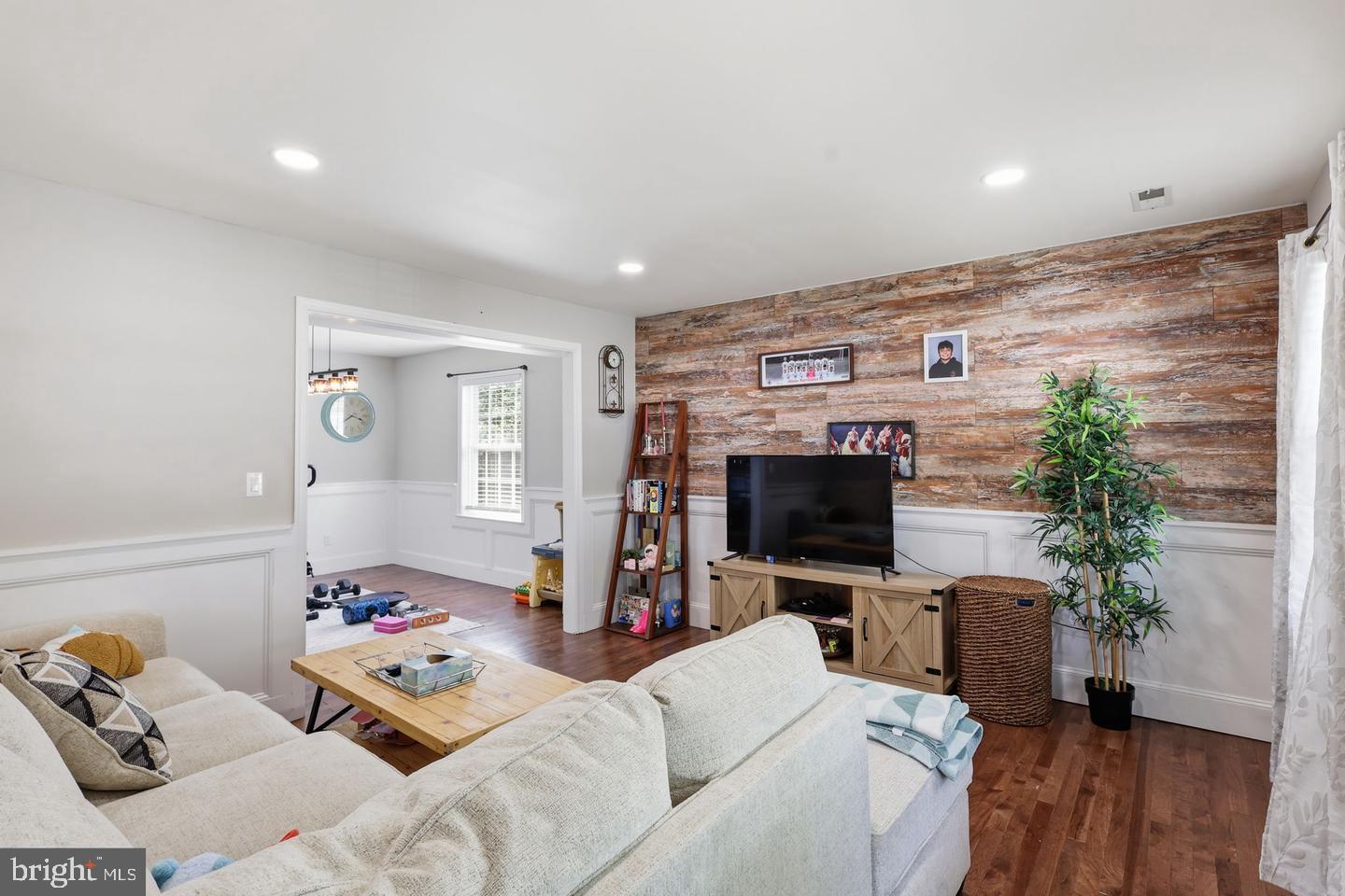 10106 S FULTON DRIVE