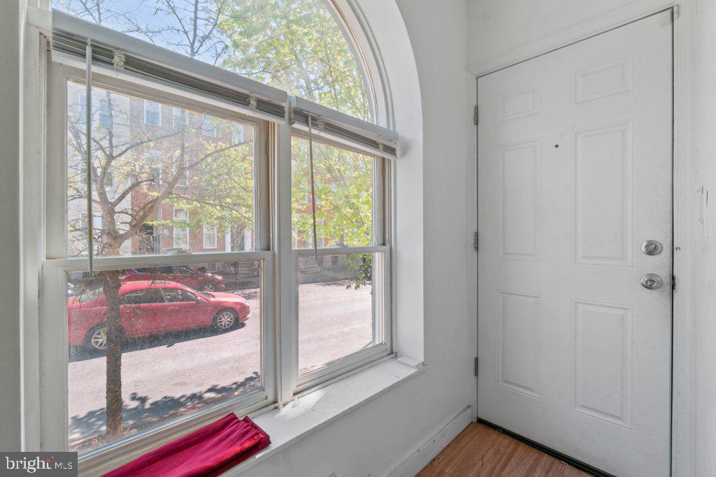 210 E LAFAYETTE AVENUE