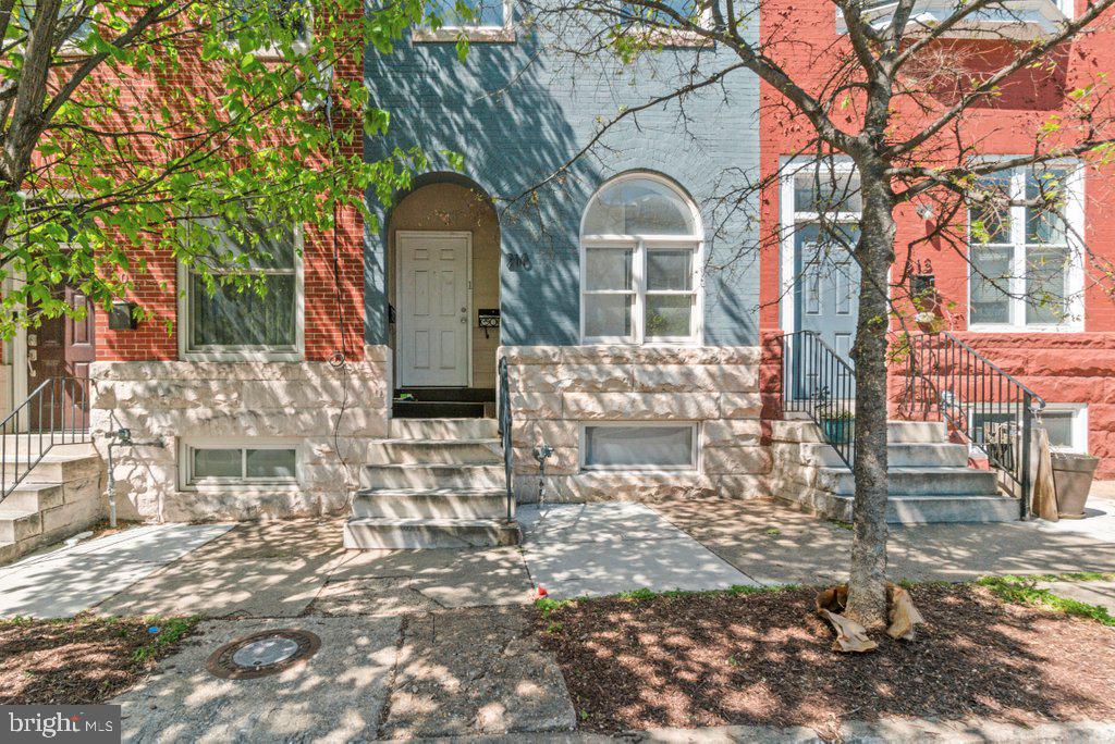 210 E LAFAYETTE AVENUE