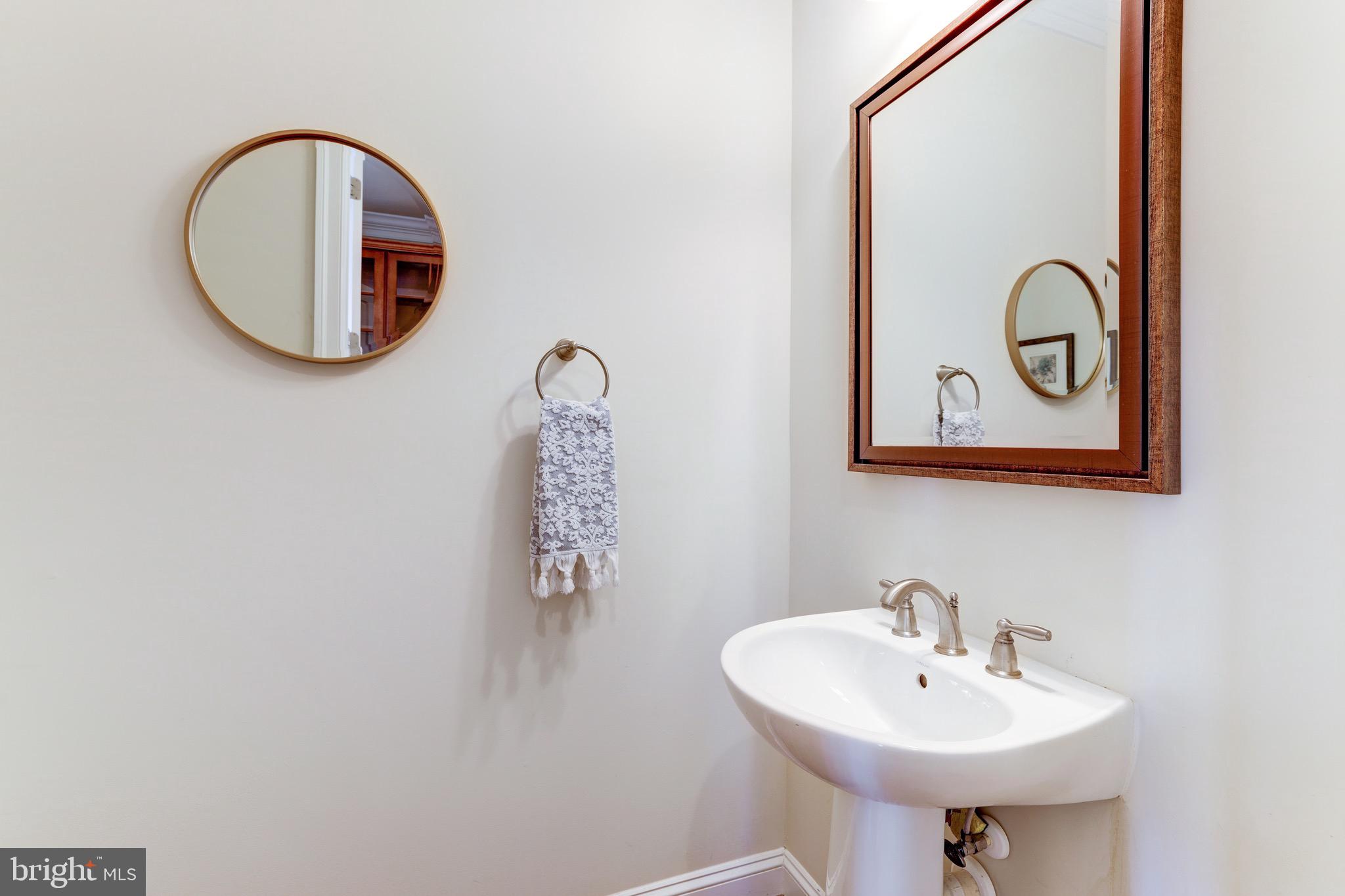 MC LEAN HAMLET - Residential