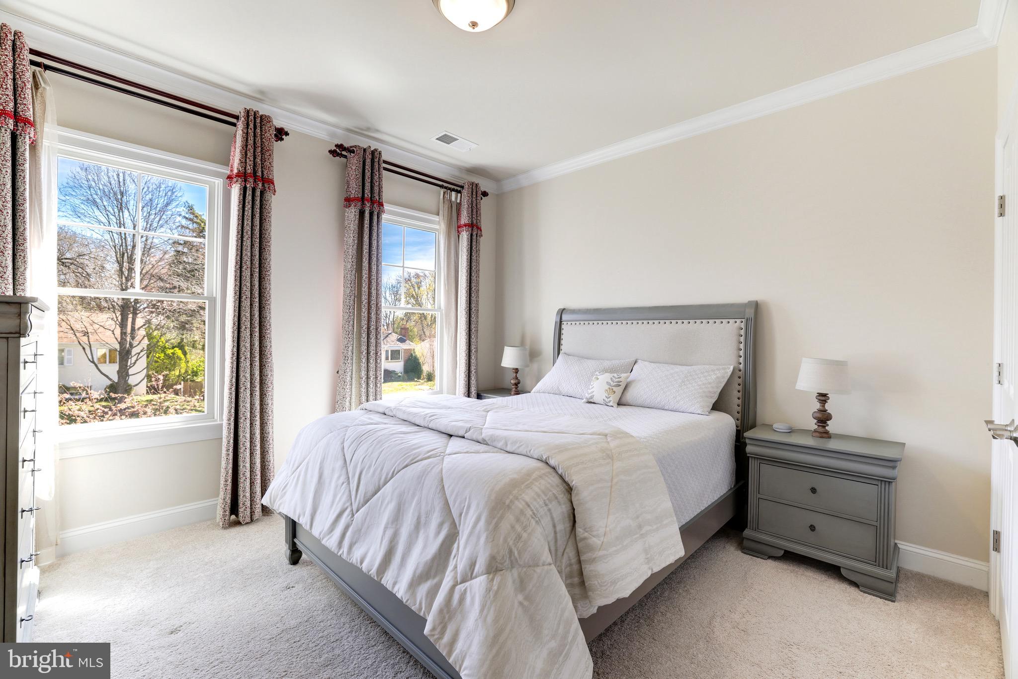 MC LEAN HAMLET - Residential